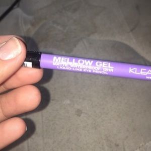 Kleancolor Mellow Gel eye liner in Lilacs